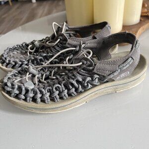 Keen Uneek Women’s Suede Sandals Bungee Corded Sport Hike Camp Walking Sz. 7.5